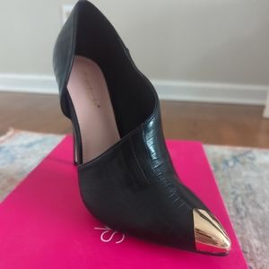 Women's 8.5 black pump